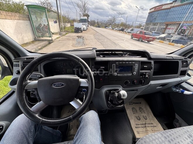 Ford Transit-6
