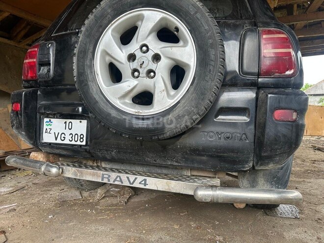 Toyota RAV4-4