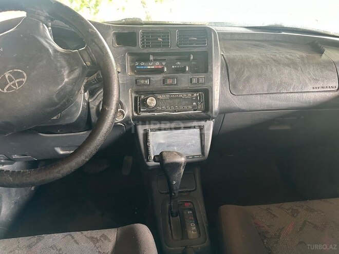 Toyota RAV4-6