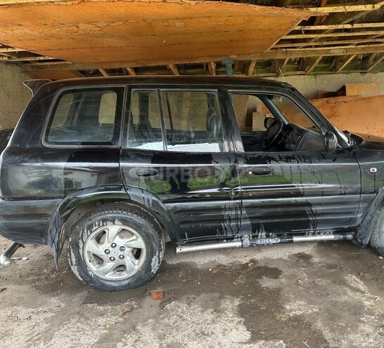 Toyota RAV4-16