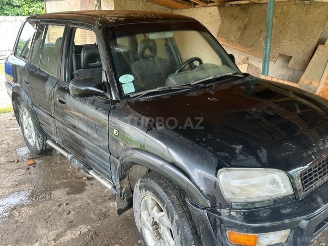 Toyota RAV4-10