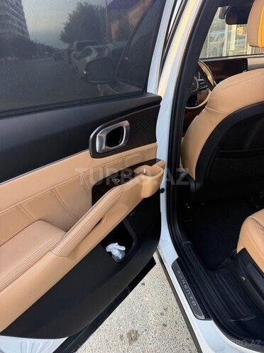 Kia Sorento-12