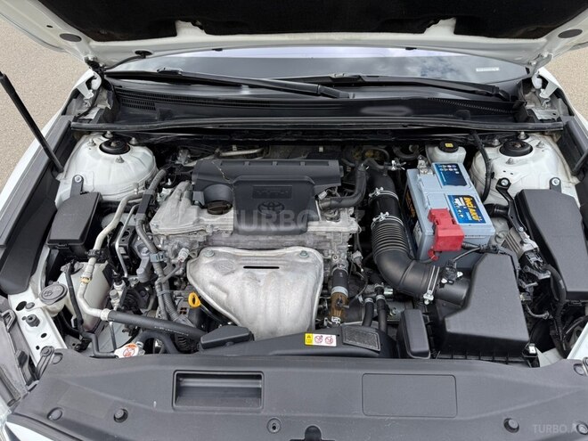Toyota Camry-5