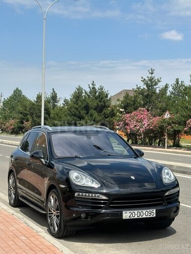 Porsche Cayenne-1