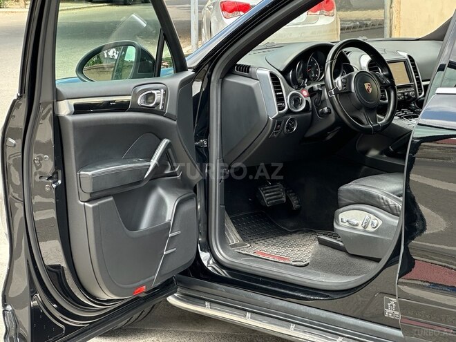 Porsche Cayenne-4