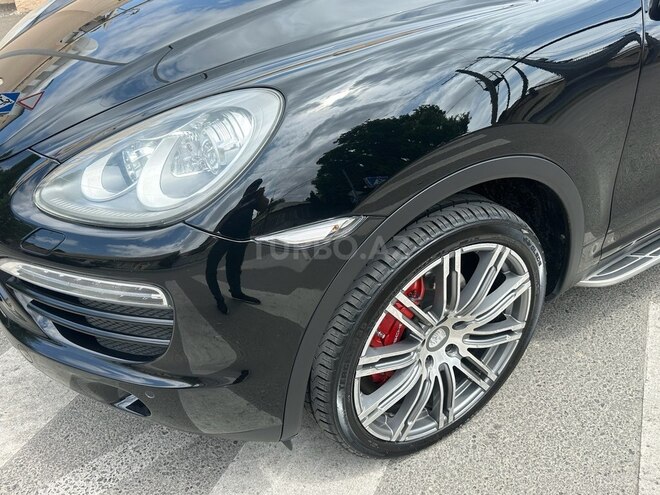 Porsche Cayenne-12