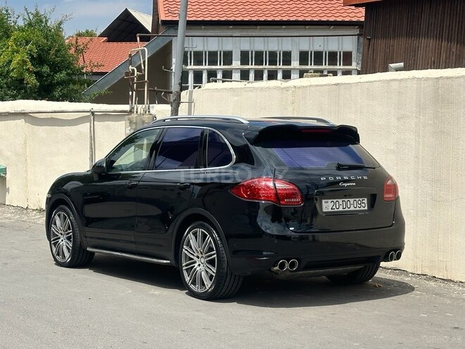 Porsche Cayenne-9