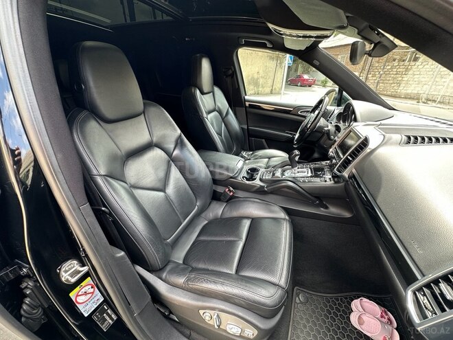 Porsche Cayenne-11
