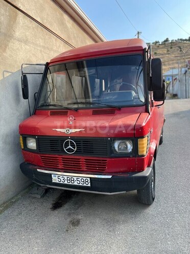 Mercedes 208 D-1