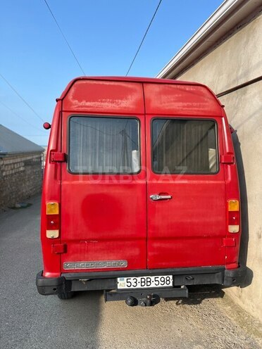 Mercedes 208 D-3