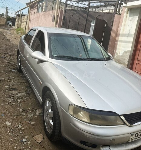 Opel Vectra-4