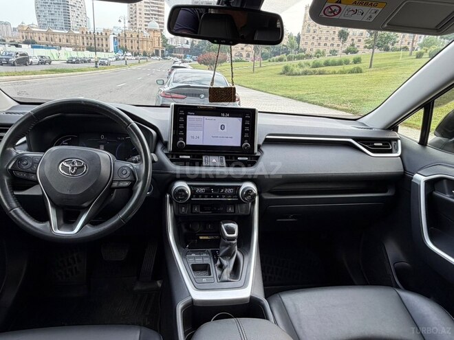 Toyota RAV4-11