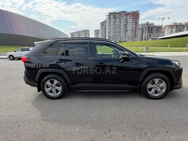 Toyota RAV4-14