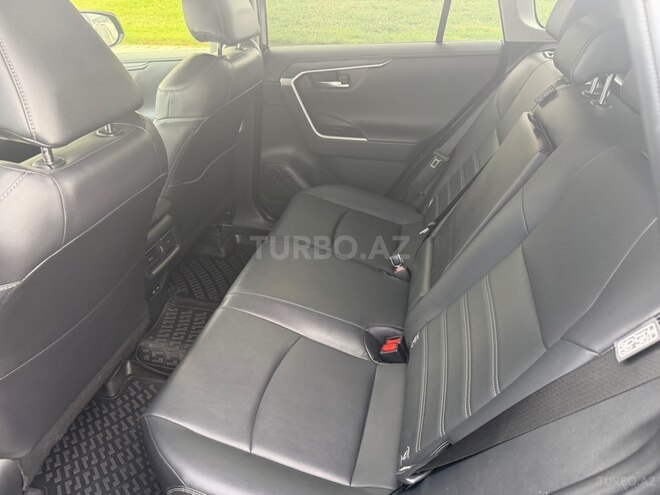 Toyota RAV4-9