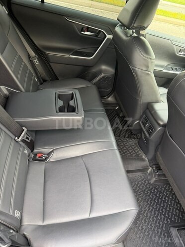 Toyota RAV4-8