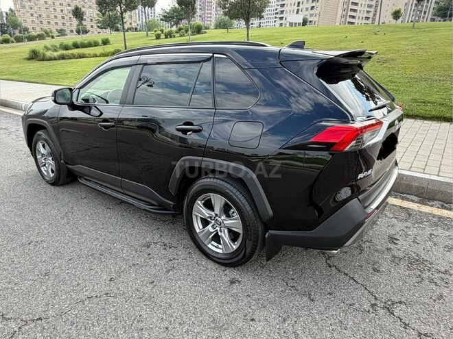 Toyota RAV4-13