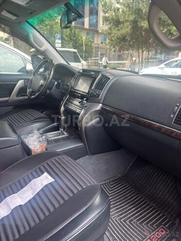 Toyota Land Cruiser-2