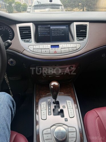 Hyundai Genesis-3