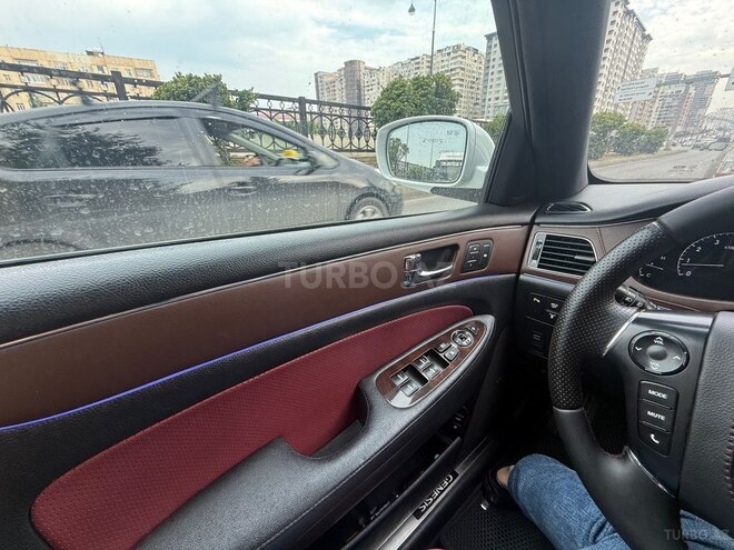 Hyundai Genesis-9