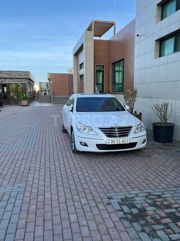 Hyundai Genesis-16