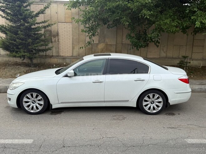 Hyundai Genesis-15