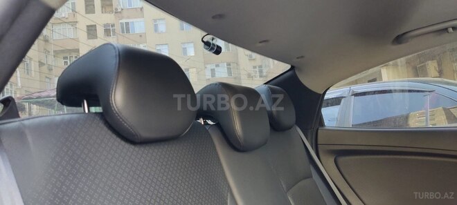 Hyundai Accent-9