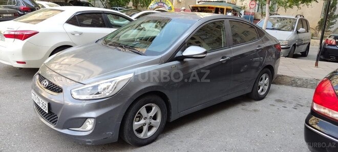 Hyundai Accent-6