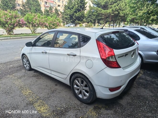 Hyundai Accent-3