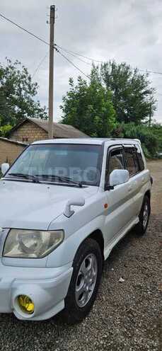 Mitsubishi Pajero io-5