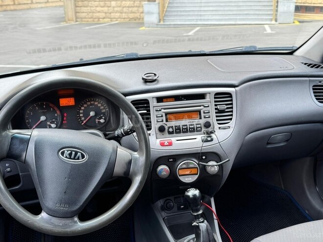 Kia Rio-5