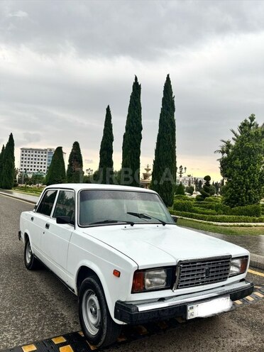 LADA (VAZ) 2107-2