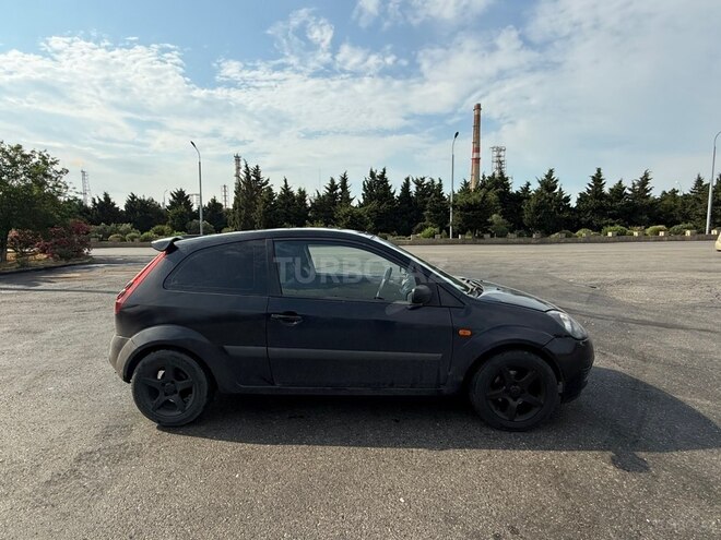 Ford Fiesta-4