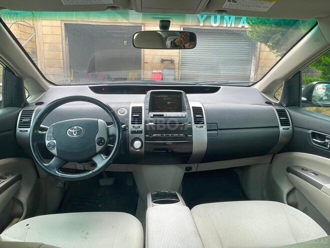 Toyota Prius-3