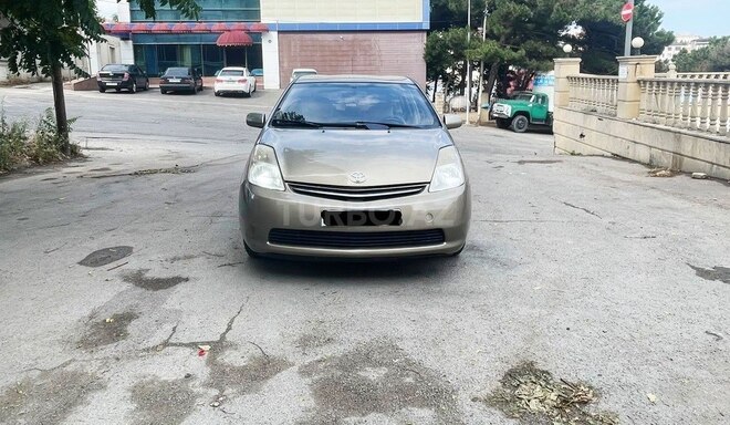 Toyota Prius-1