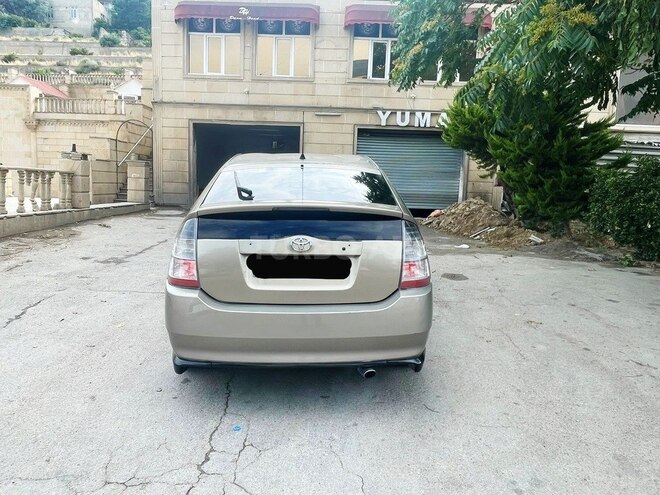 Toyota Prius-2
