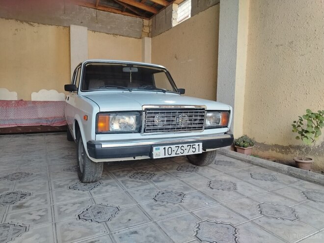 LADA (VAZ) 2107-1