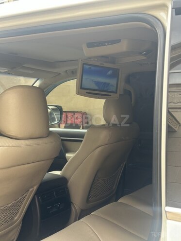 Toyota Land Cruiser-9