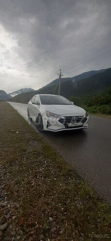 Hyundai Elantra-9