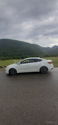 Hyundai Elantra-7