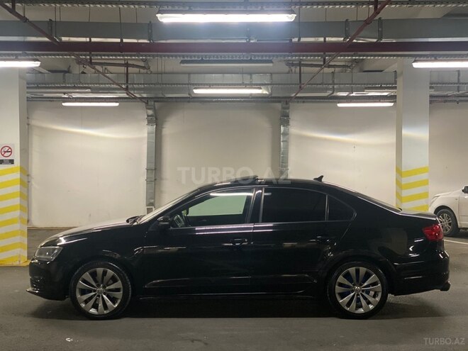 Volkswagen Jetta-5
