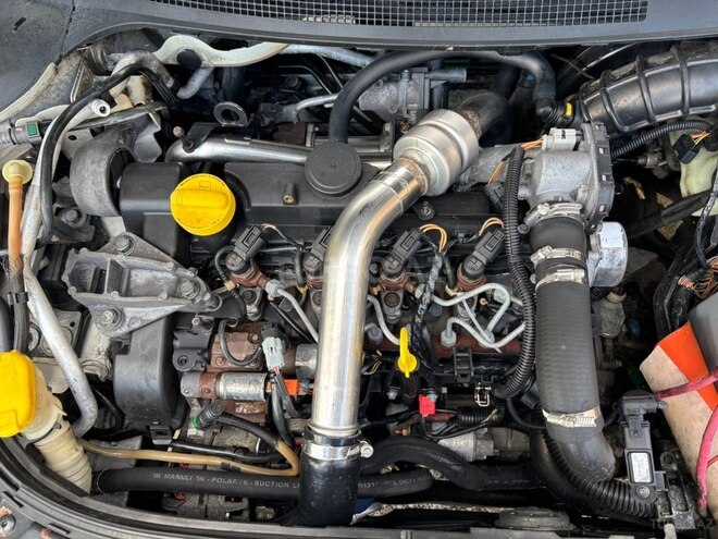 Renault Megane-13