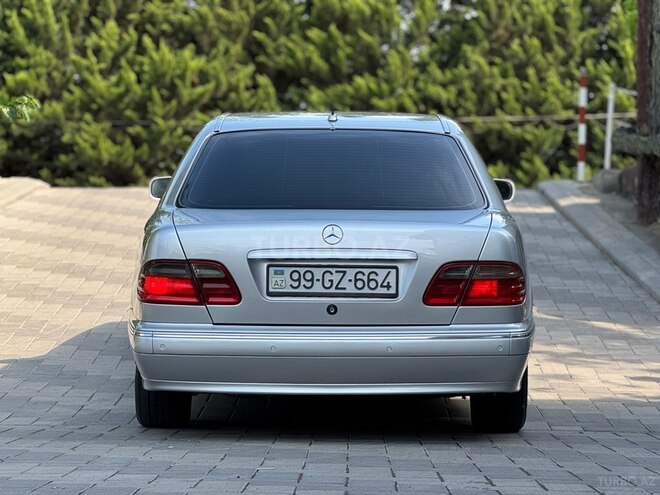 Mercedes E 220-6