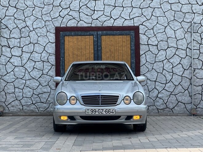 Mercedes E 220-3