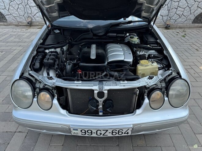 Mercedes E 220-18