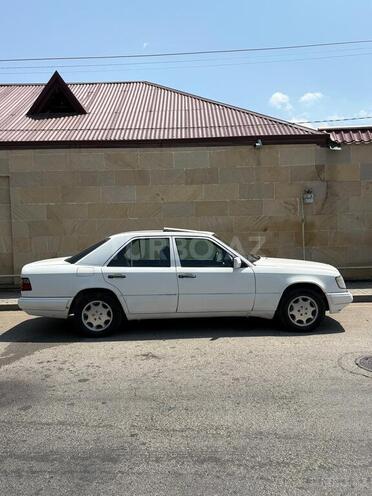 Mercedes E 220-5