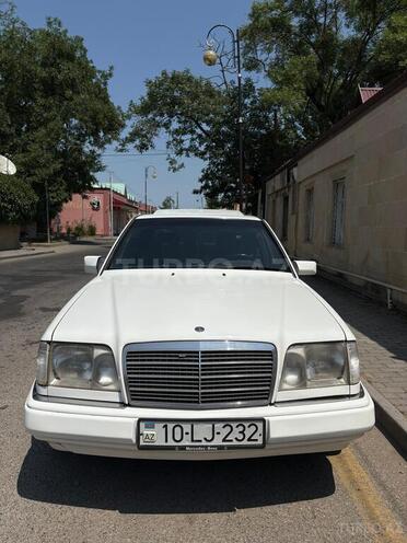 Mercedes E 220-2