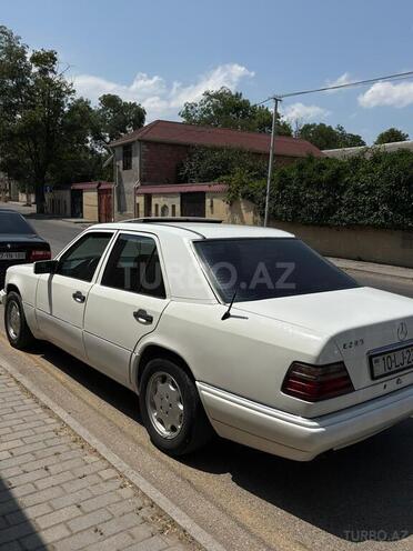 Mercedes E 220-3
