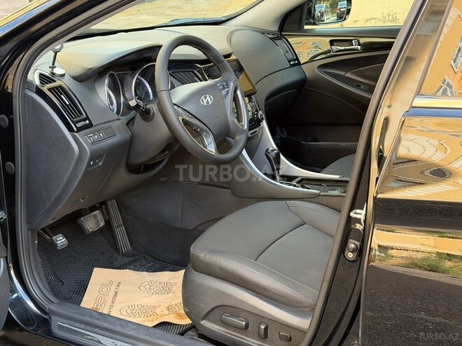 Hyundai Sonata-14