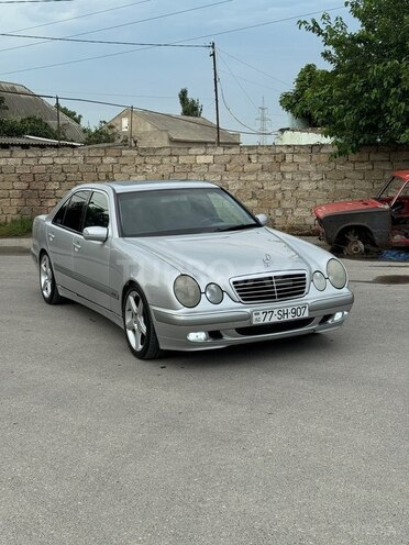 Mercedes E 240-6