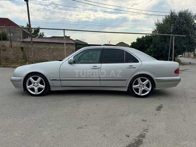 Mercedes E 240-4